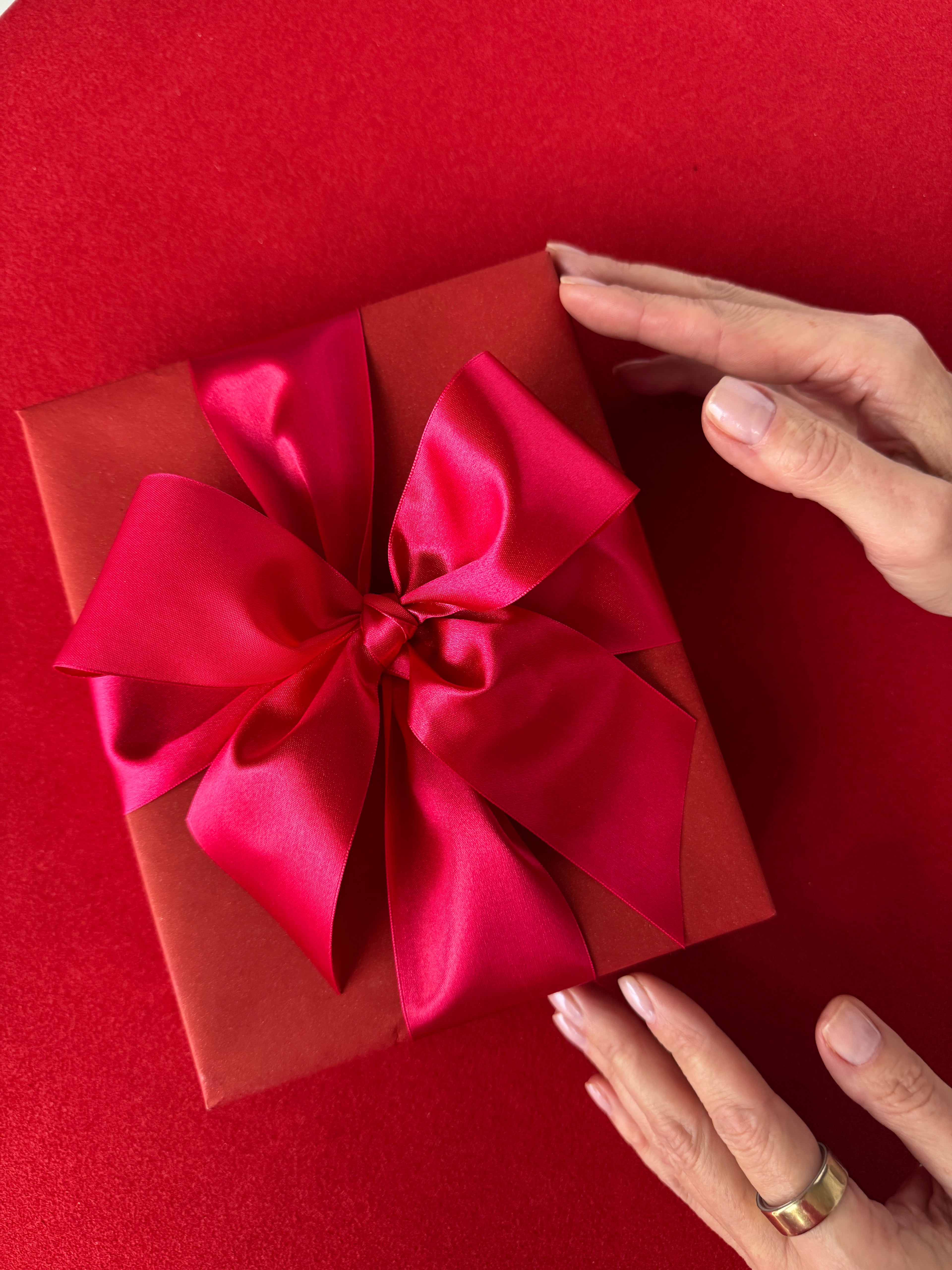 1 Lesson only - How to Wrap a Box and Tie a Ribbon